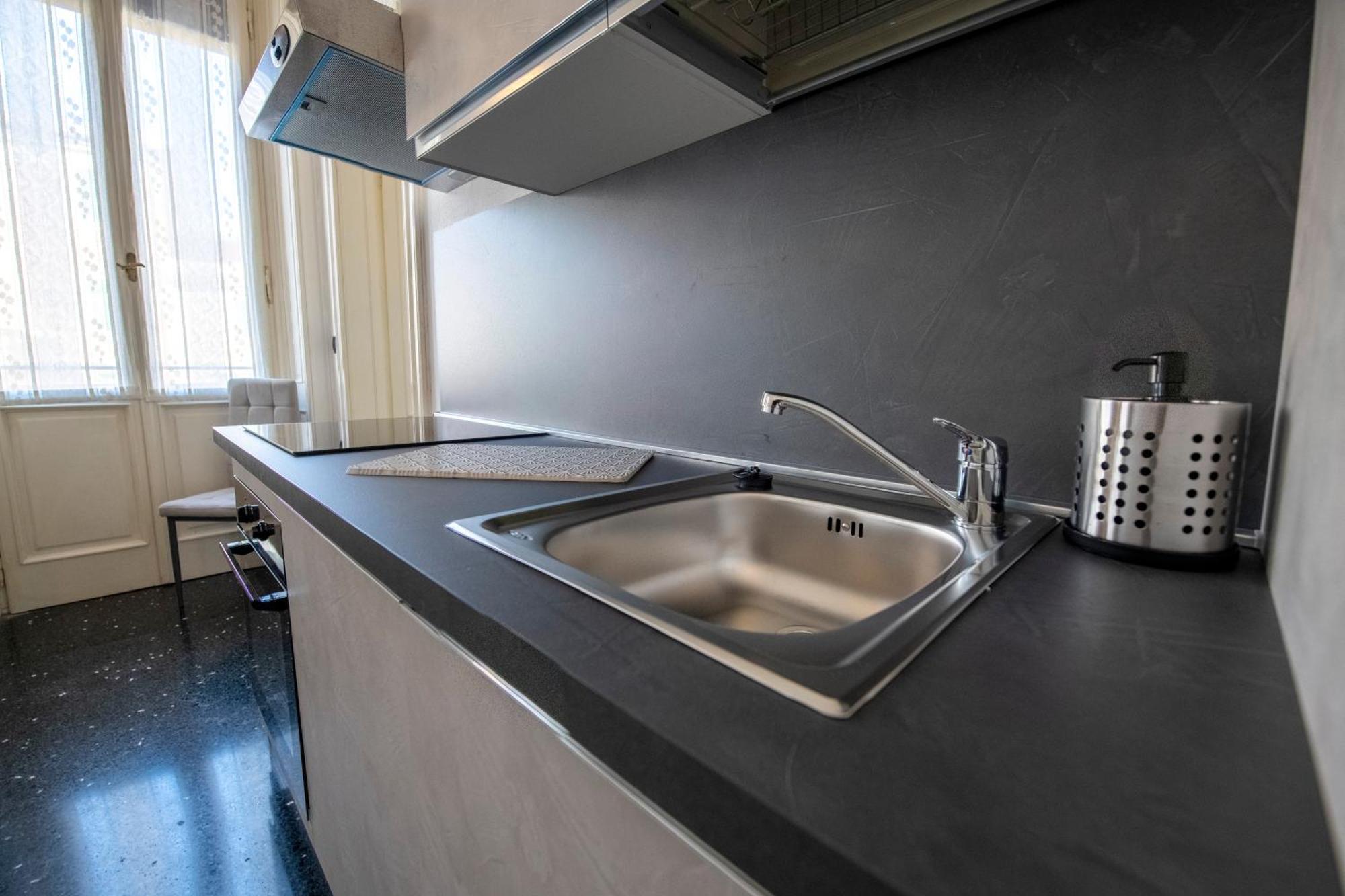 ססטרי לבאנטה 236 - Casa Corso Colombo - Centro Storico, Mare E Spiaggia A 200M - Parcheggio Gratis Incluso מראה חיצוני תמונה