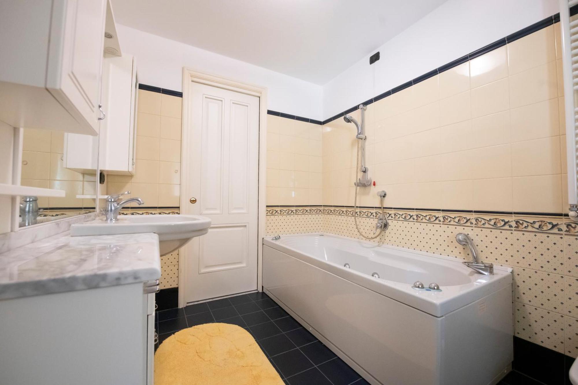 ססטרי לבאנטה 236 - Casa Corso Colombo - Centro Storico, Mare E Spiaggia A 200M - Parcheggio Gratis Incluso מראה חיצוני תמונה